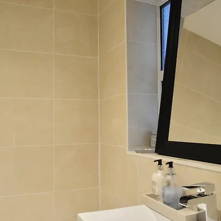 1 Bedroom Morningside 公寓 爱丁堡