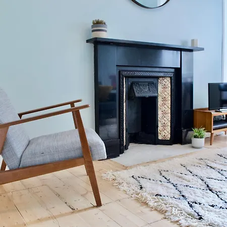 Modern New Town 1 Bedroom Apartament