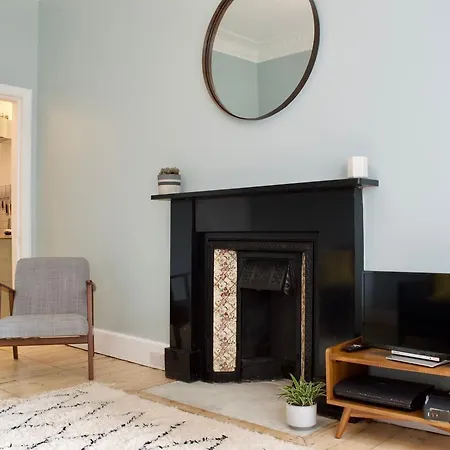 Modern New Town 1 Bedroom
