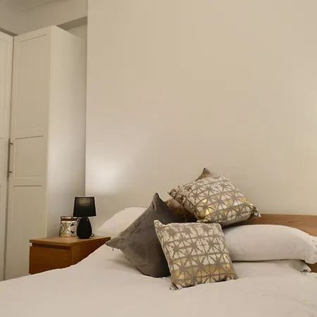 1 Bedroom Morningside *