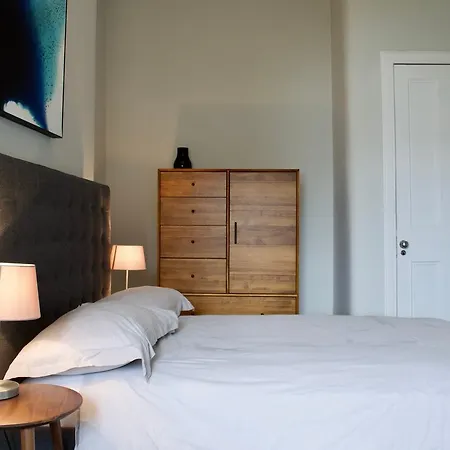 Modern New Town 1 Bedroom Apartment Edinburgh