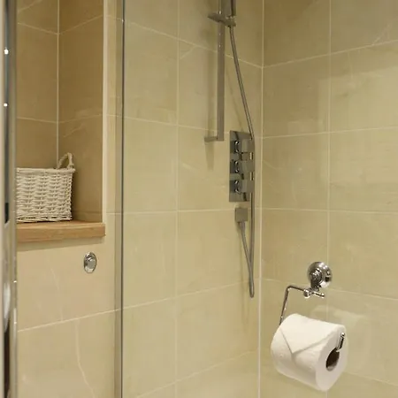 1 Bedroom Morningside *