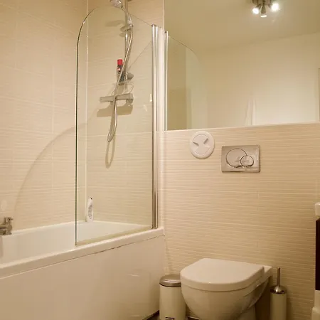 شقة Modern Flat Near Leiths Shore *