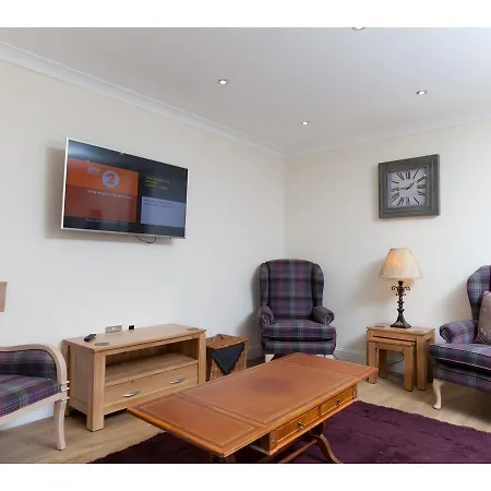 Historic Stone Built 4br For 8 W/parking