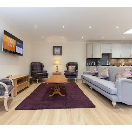 Historic Stone Built 4br For 8 W/parking