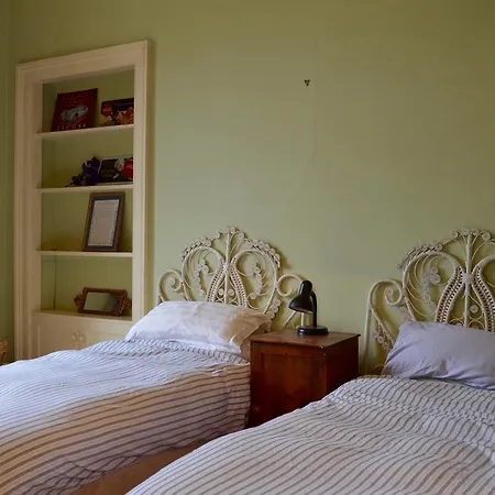 Large Central New Town Flat Edimburgo