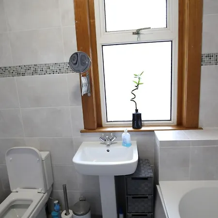 公寓 3 Bedroom Flat In *