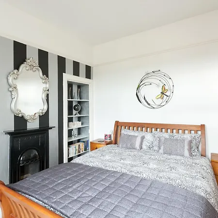 Holiday home The Traquair Park