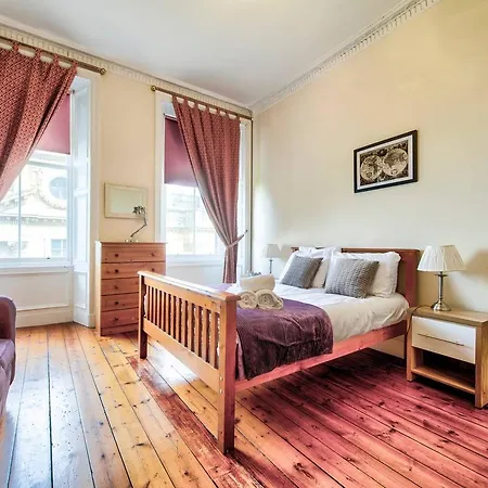 Altido Spacious Flat In Old Town *
