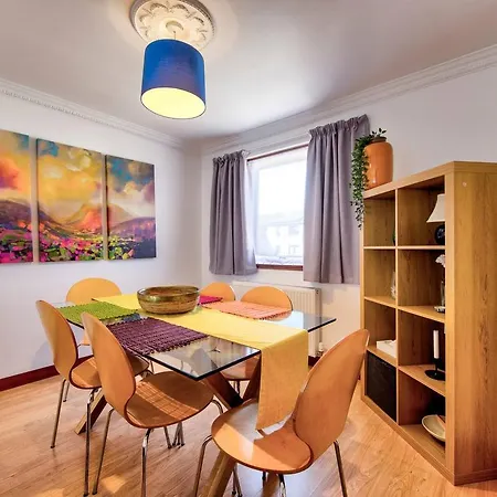 Charming And Quiet Mews House Edinburgh