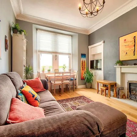 Bright And Airy In Canonmills *