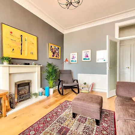 Bright And Airy In Canonmills * Edimburgo