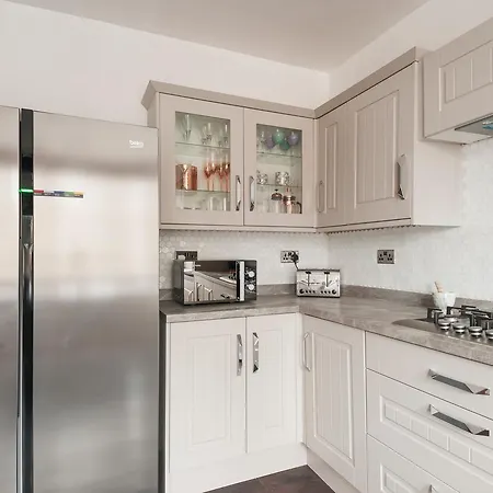 Apartment Gorgeous 2 Bed Close To Hmy Britannia