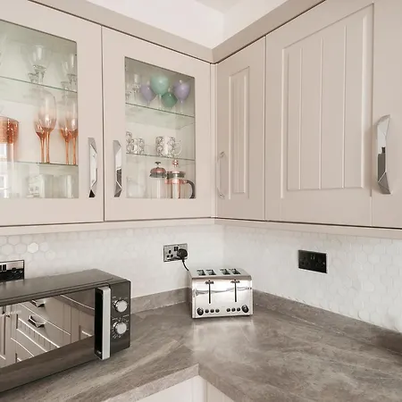 Apartment Gorgeous 2 Bed Close To Hmy Britannia *
