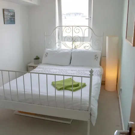 Apartment 2 Bed Flat With Views Of Castle And Arthurs Seat Edinburgh