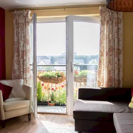 2 Bed Flat With Views Of Castle And Arthurs Seat Apartment Edinburgh