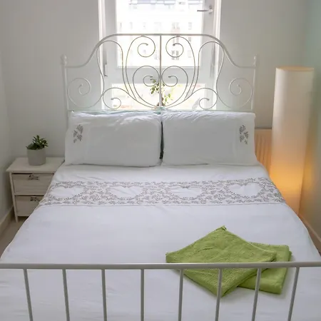 Apartment 2 Bed Flat With Views Of Castle And Arthurs Seat Edinburgh