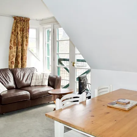 Apartment 2 Bedroom Flat With Spectacular Views *
