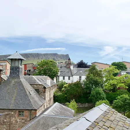 2 Bedroom Flat With Spectacular Views