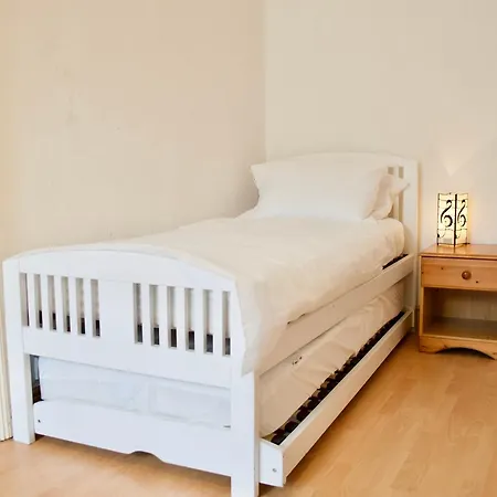 Cosy Two Bedroom Flat In Polwarth * إدنبرة
