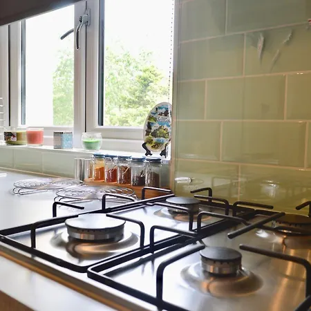 Apartment Newly Refurbished And Modern 2 Bedroom Flat Edinburgh