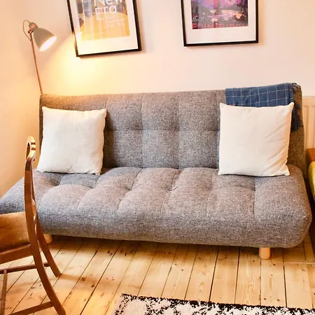 1 Bedroom Flat Near Holyrood Park - Sleeps 4 Apartment