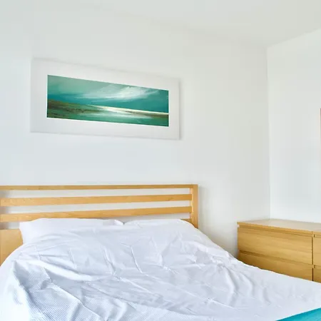 דירה 3 Bedroom Flat With 2 Balconies אדינבורו