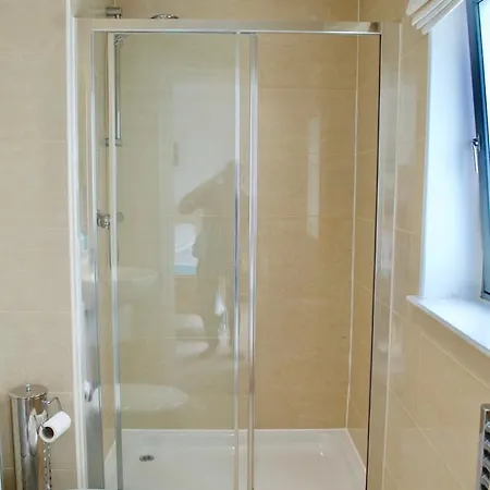 דירה 3 Bedroom Flat With 2 Balconies