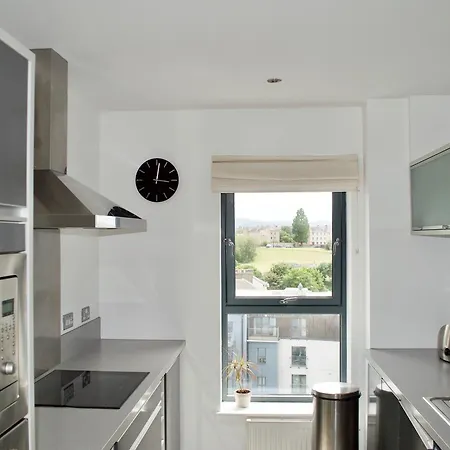 3 Bedroom Flat With 2 Balconies דירה *