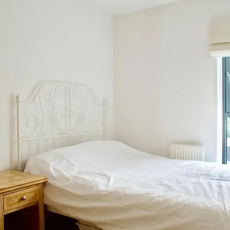 3 Bedroom Flat With 2 Balconies *