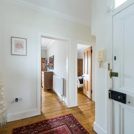 Stylish Southside Apartment *
