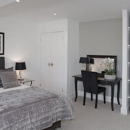 Royal Mile Penthouse - The Address * אדינבורו