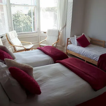 فندق مبيت وإفطار Canadale 4*