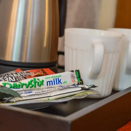 Montgomery House - Homestay Double Ubytování v soukromí *