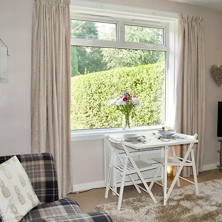 Bright And Spacious Corstorphine * إدنبرة