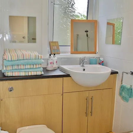 شقة Bright And Spacious Corstorphine *
