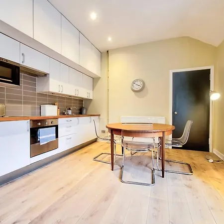Altido Mews House In The City