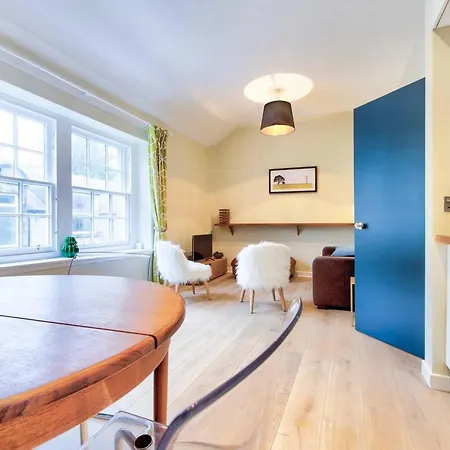 Altido Mews House In The City Holiday home Edinburgh