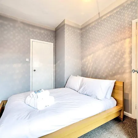 By Castle Apartment Edinburgh