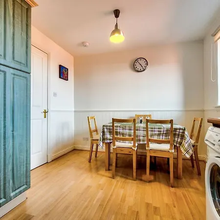 Homely 3bed Apt In Comely Bank With Free Parking Edinburgh