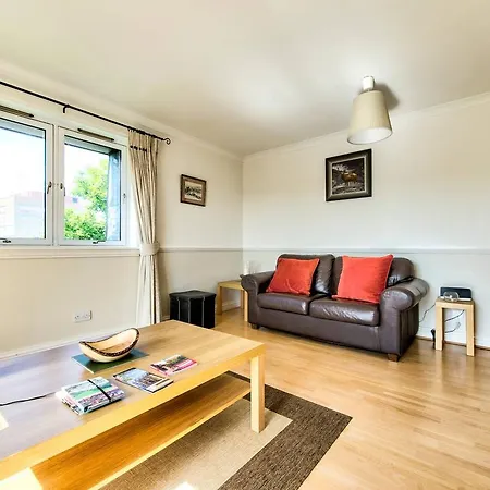 Apartment Homely 3bed Apt In Comely Bank With Free Parking *
