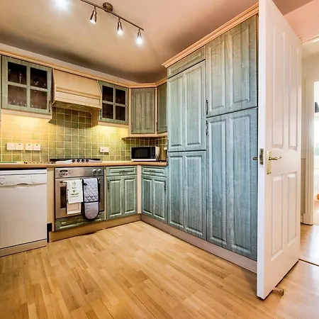 Homely 3bed Apt In Comely Bank With Free Parking *
