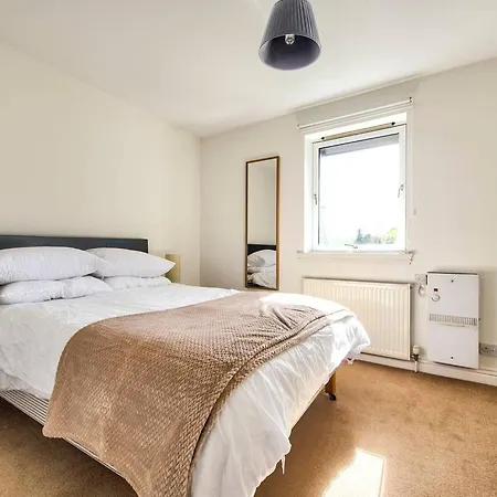 Homely 3bed Apt In Comely Bank With Free Parking Apartment *