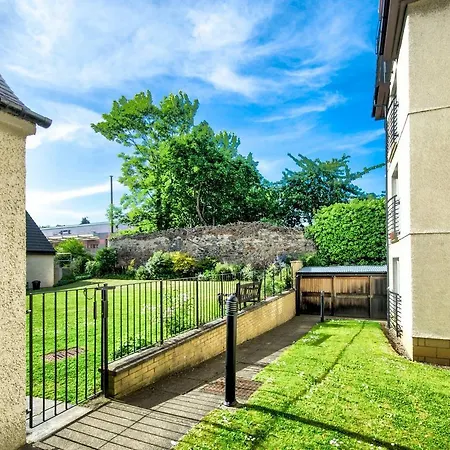 Apartment Homely 3bed Apt In Comely Bank With Free Parking