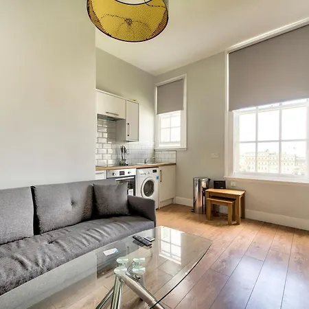 Ultimate Location! Royal Mile 1-bed *