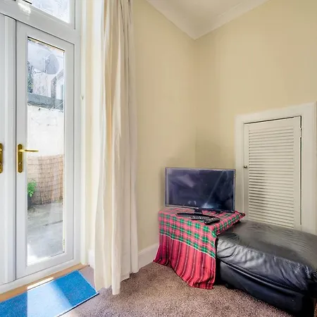 Central W/courtyard By Guestready *
