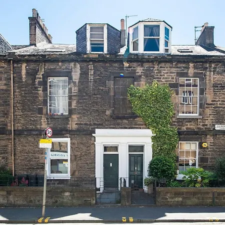 Central W/courtyard By Guestready Apartment