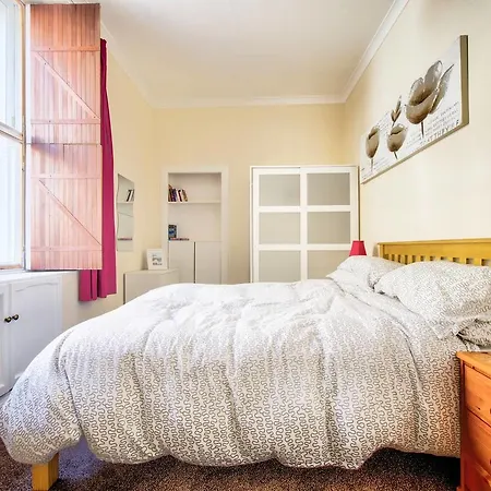 Central W/courtyard By Guestready Apartment *
