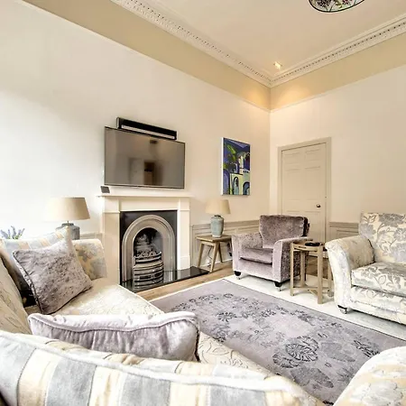 Altido Charming 2bed Flat In A Vibrant New Town Location * Edinburgh