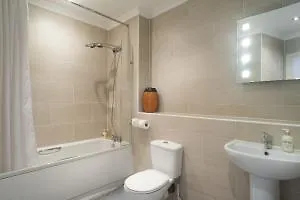 Fountain Court - Harris Апарт-отель